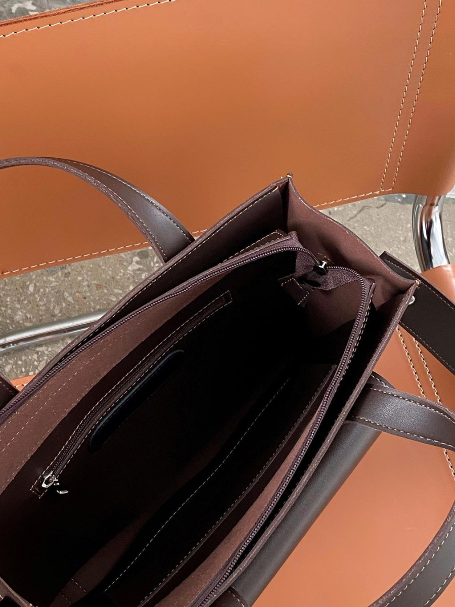 Містка сумка з кишенею спереду НІКОЛЬ шоколадна LM4000-14