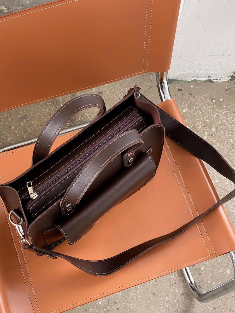 Містка сумка з кишенею спереду НІКОЛЬ шоколадна LM4000-14