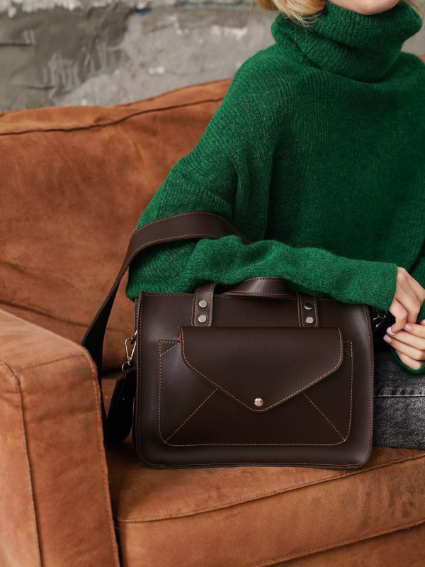 Містка сумка з кишенею спереду НІКОЛЬ шоколадна LM4000-14