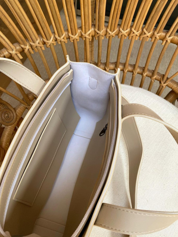 Містка сумка з кишенею спереду НІКОЛЬ бежевого кольору LM4000-5