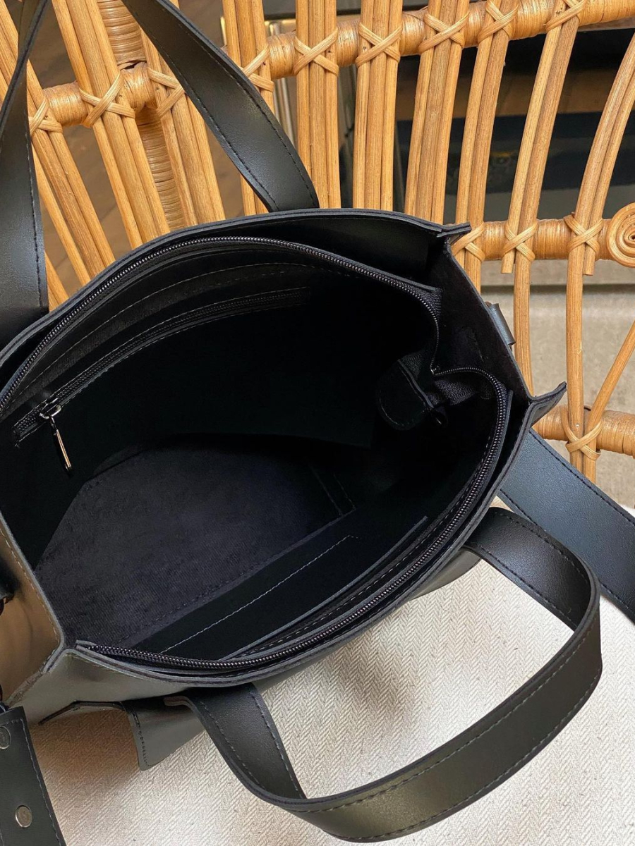 Містка сумка з кишенею спереду НІКОЛЬ чорного кольору LM4000-9