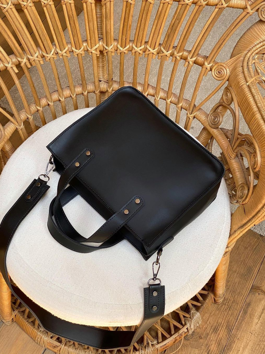 Містка сумка з кишенею спереду НІКОЛЬ чорного кольору LM4000-9