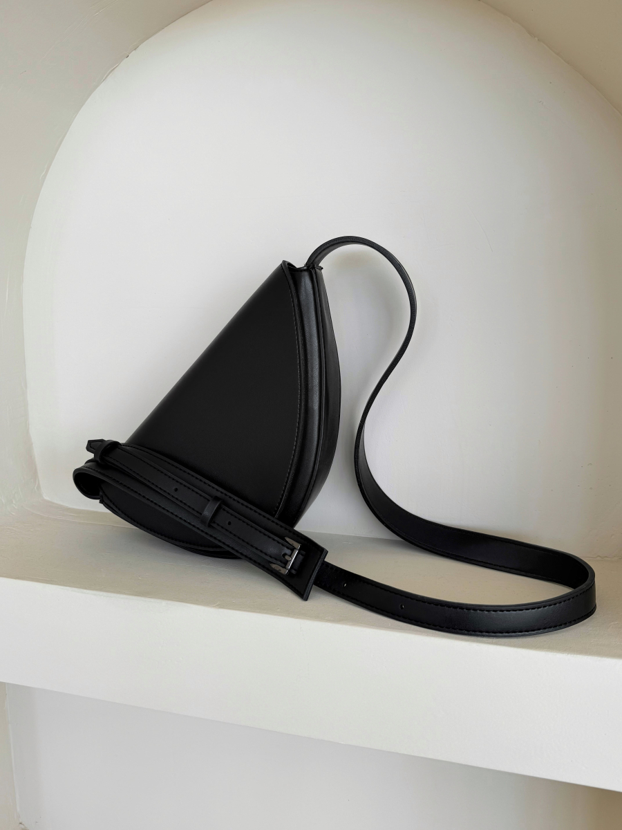 Клатч-бананка напівкругла чорна LEMAN LM4684-1